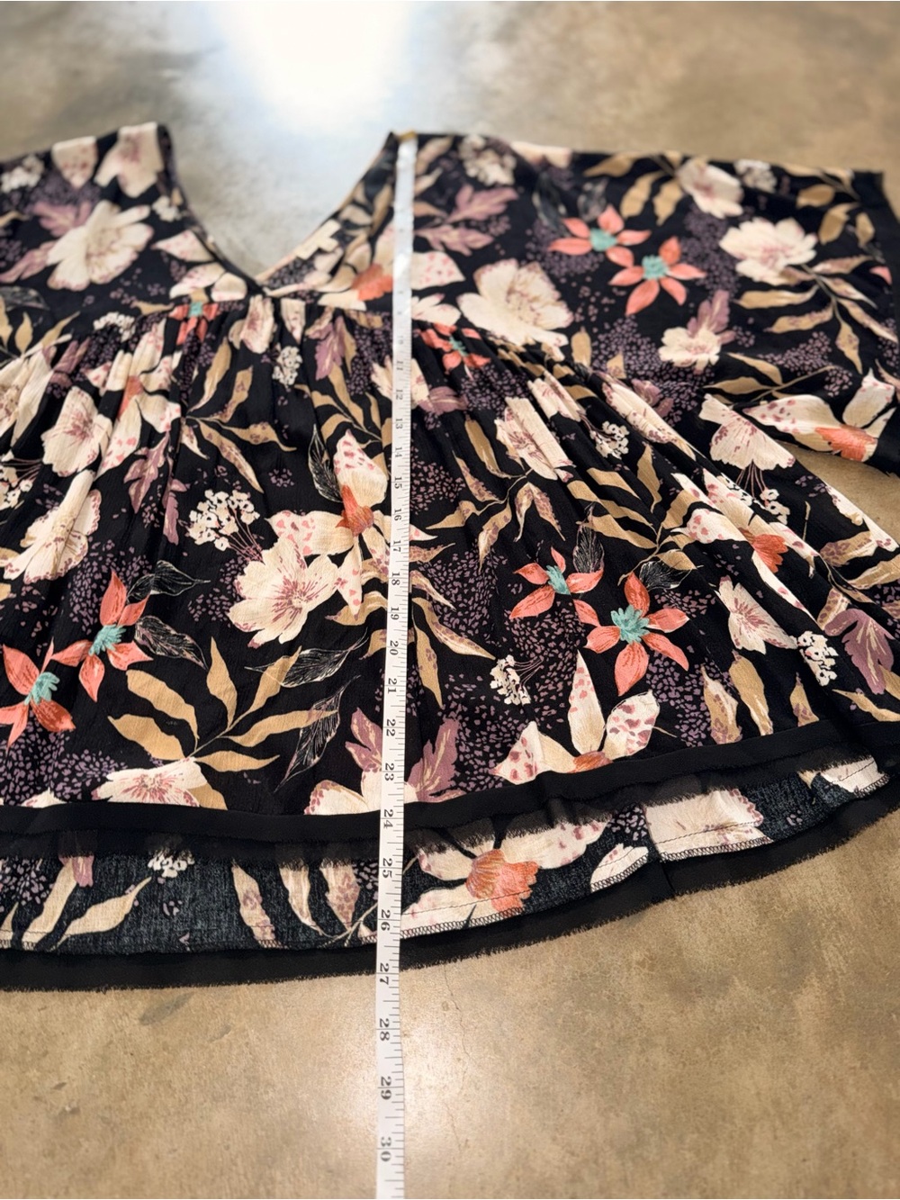 BaeVely Floral Babydoll Blouse L Black Boho Flowy Bell Sleeve Rayon Oversized - Picture 5 of 8